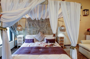Bedrock Honeymoon Studio En-suite